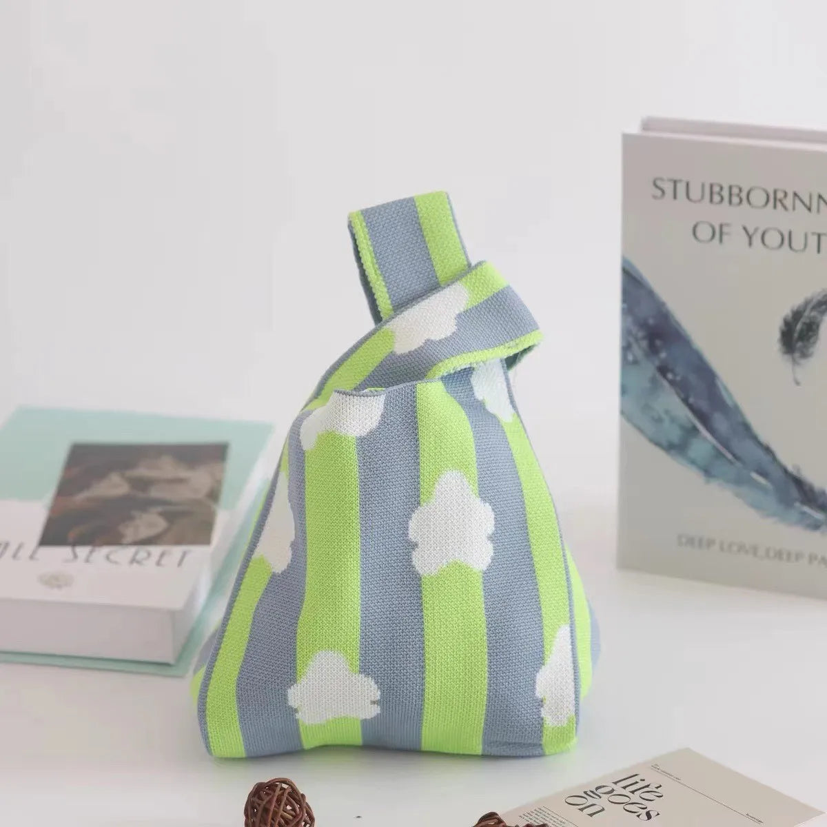 Women's Knitted Bag Convenient Exquisite Portable Tote Bags Portable Storage Bag Bucket Bags Gift Women's Knot Wrist Bags